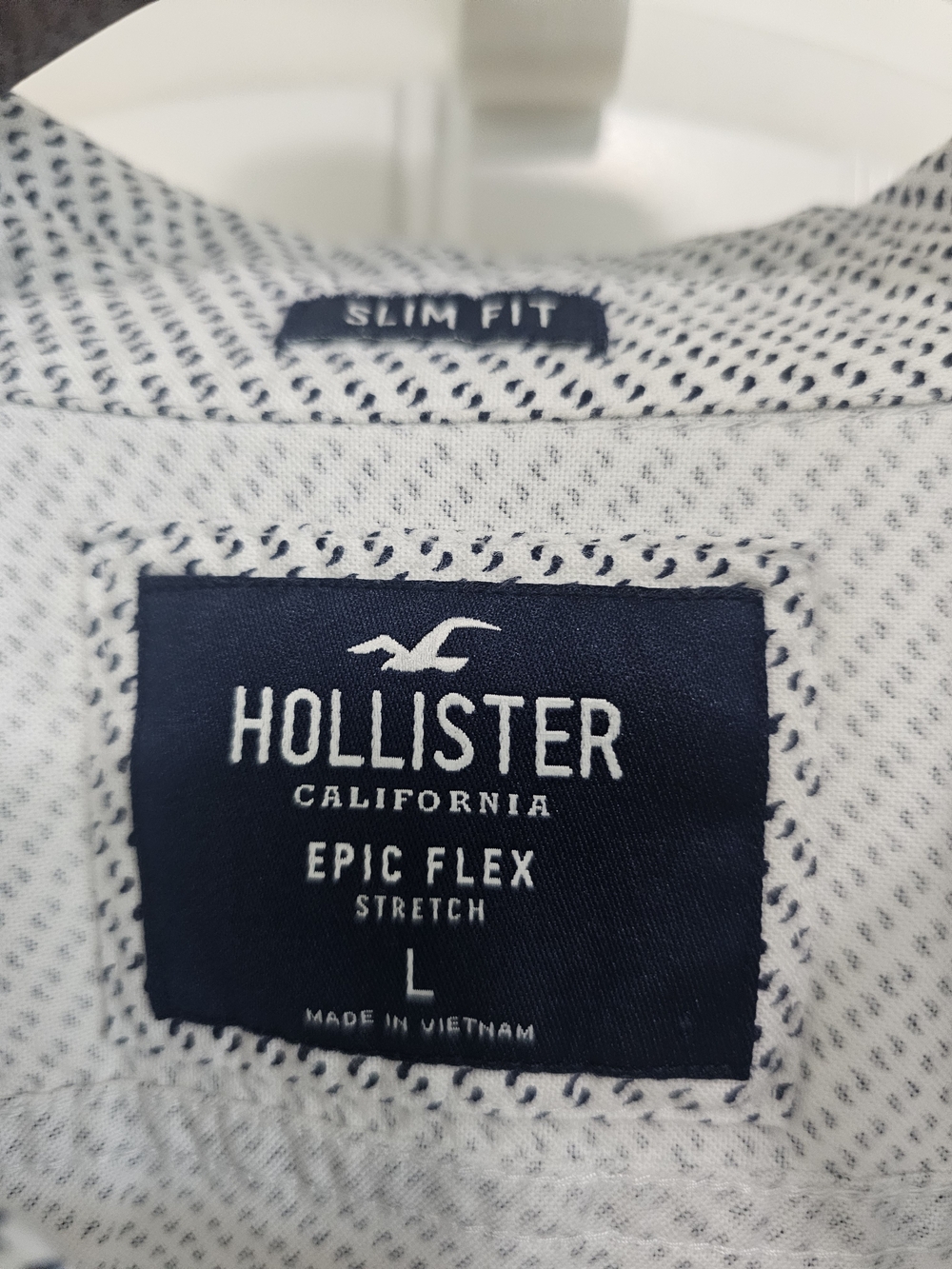 Hollister Men's Navy and White Diagonal Striped Button-Up Shirt - Picture 3 of 7